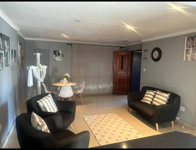 5 BEDROOM HOUSE FOR SALE IN MANENBERG